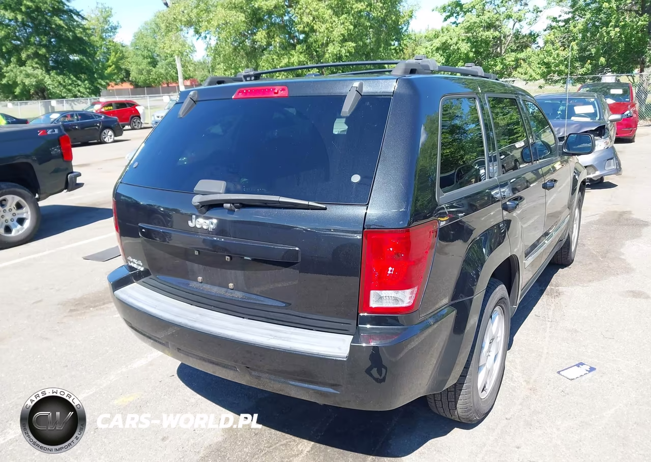 2010 Jeep Grand Cherokee Laredo VIN:1J4PR4GK9AC145017 - 4