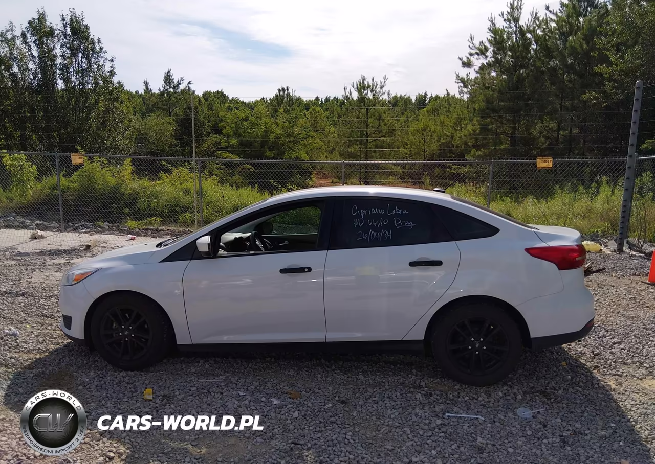 2018 Ford Focus Se VIN:1FADP3F28JL287889 - 14