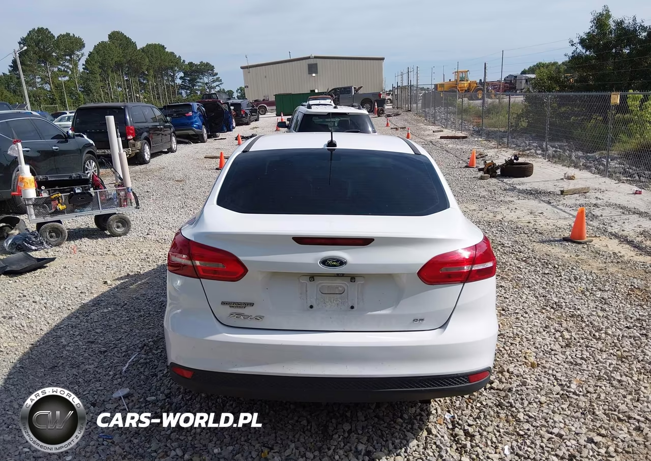 2018 Ford Focus Se VIN:1FADP3F28JL287889 - 16