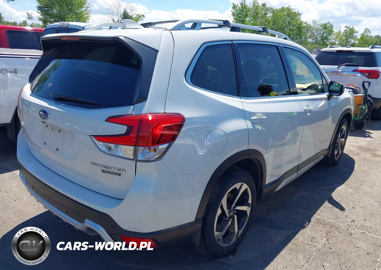 2023 Subaru Forester Touring VIN:JF2SKARC8PH511197 - 4