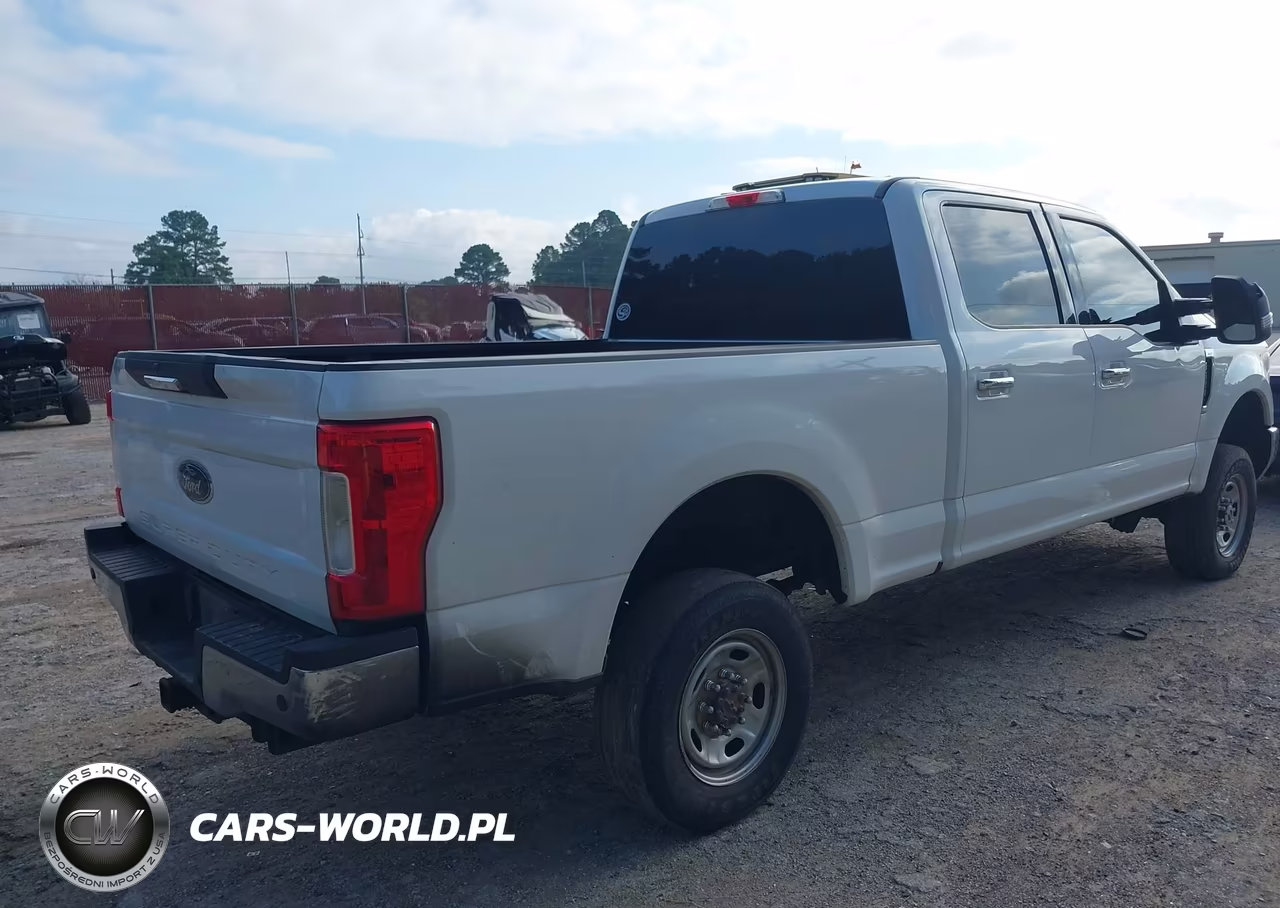 2017 Ford F-250 Xlt VIN:1FT7W2BT5HEB51303 - 4