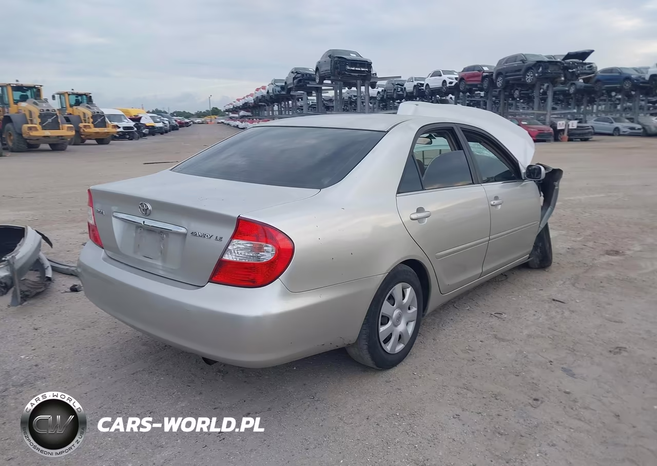 2002 Toyota Camry Le-Xle VIN:JTDBE32K620007015 - 4