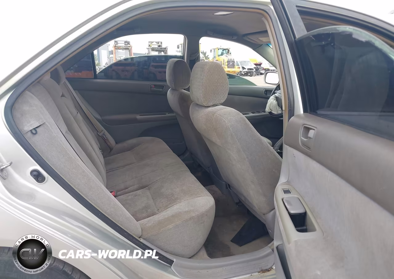 2002 Toyota Camry Le-Xle VIN:JTDBE32K620007015 - 8
