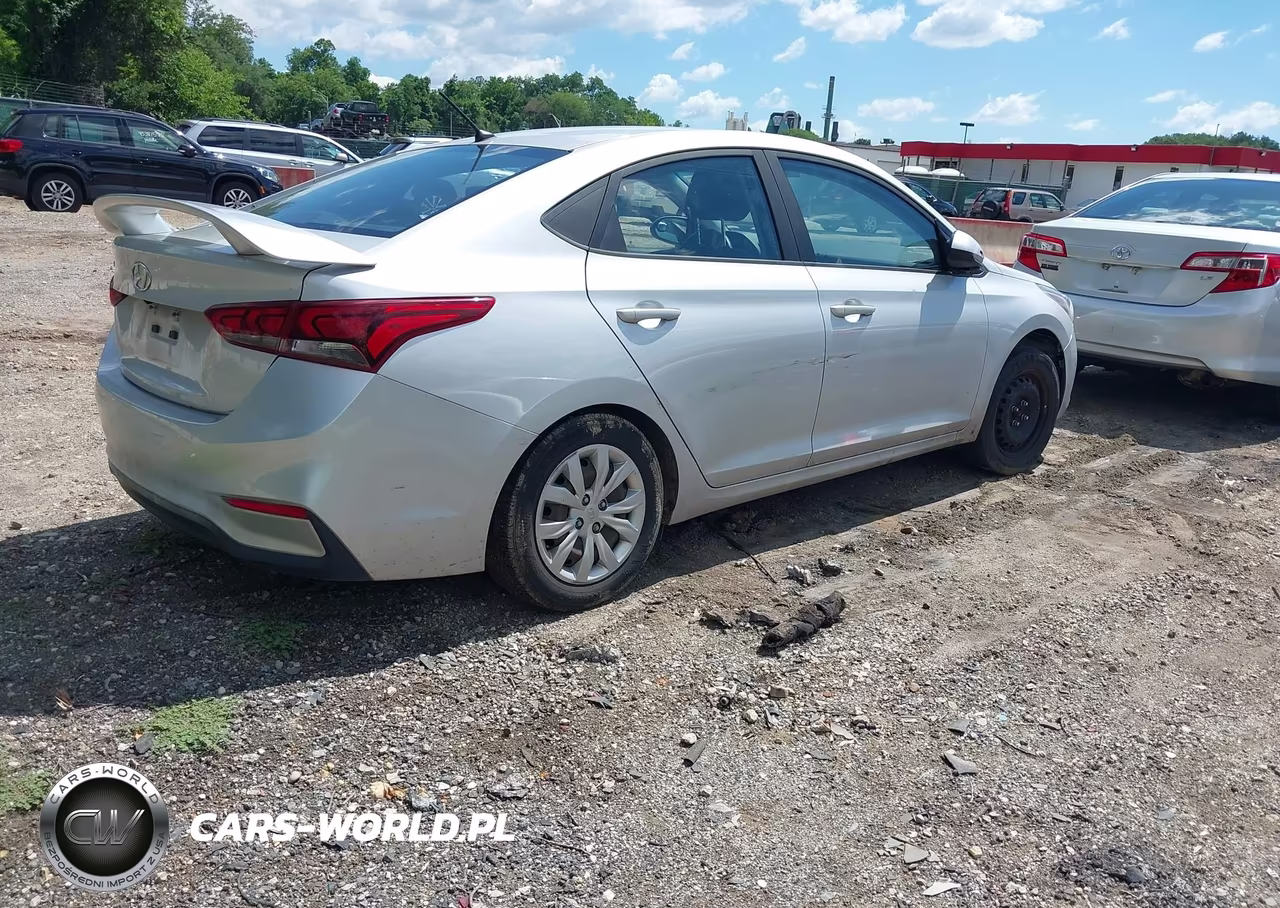 2018 Hyundai Accent Se VIN:3KPC24A35JE012242 - 4