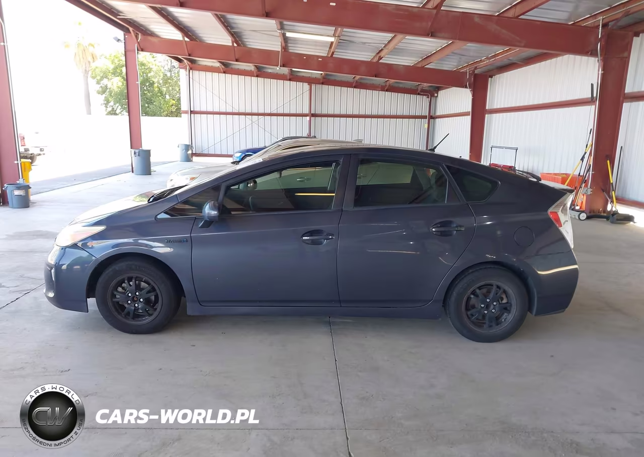 2015 Toyota Prius Two VIN:JTDKN3DU0F1980955 - 14