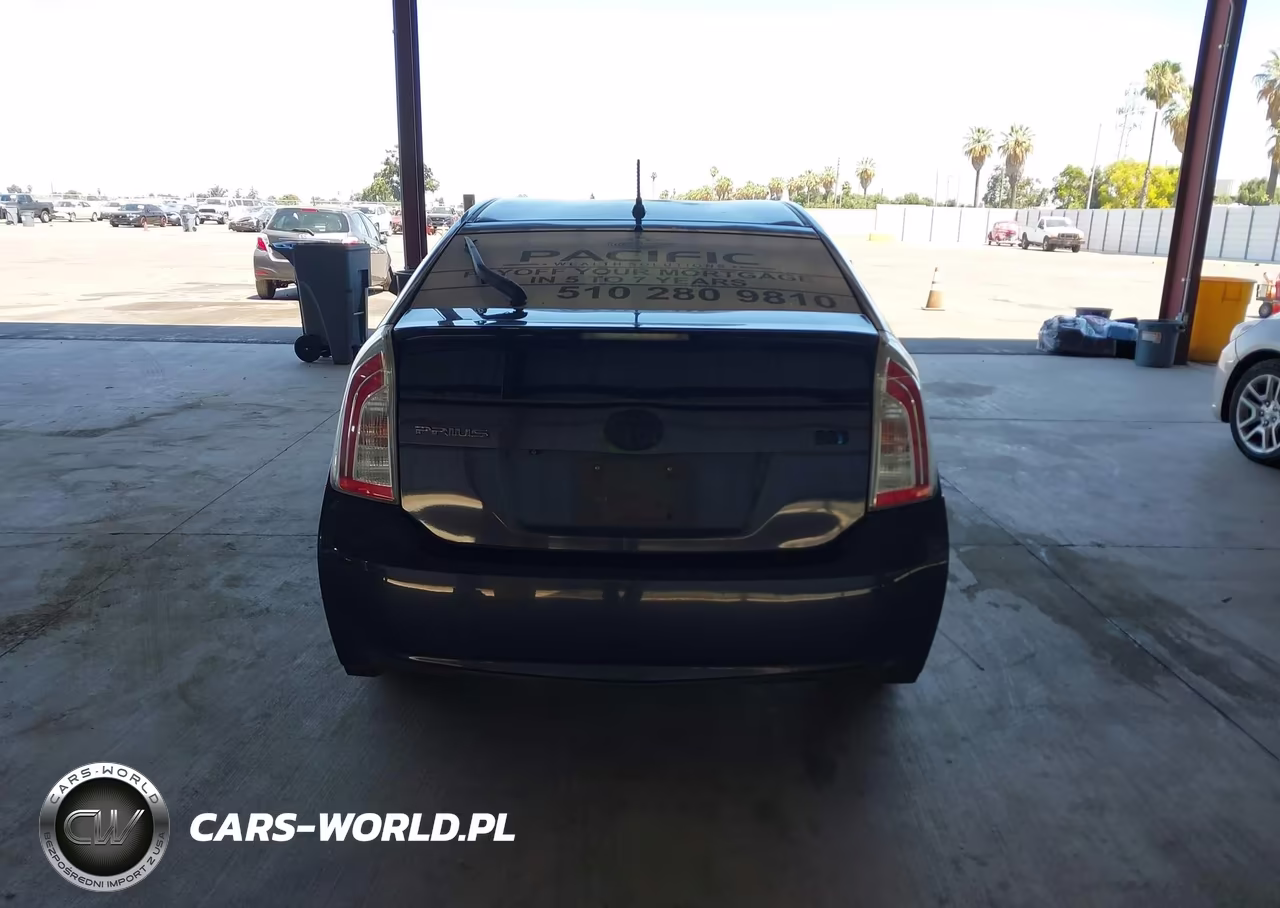 2015 Toyota Prius Two VIN:JTDKN3DU0F1980955 - 16