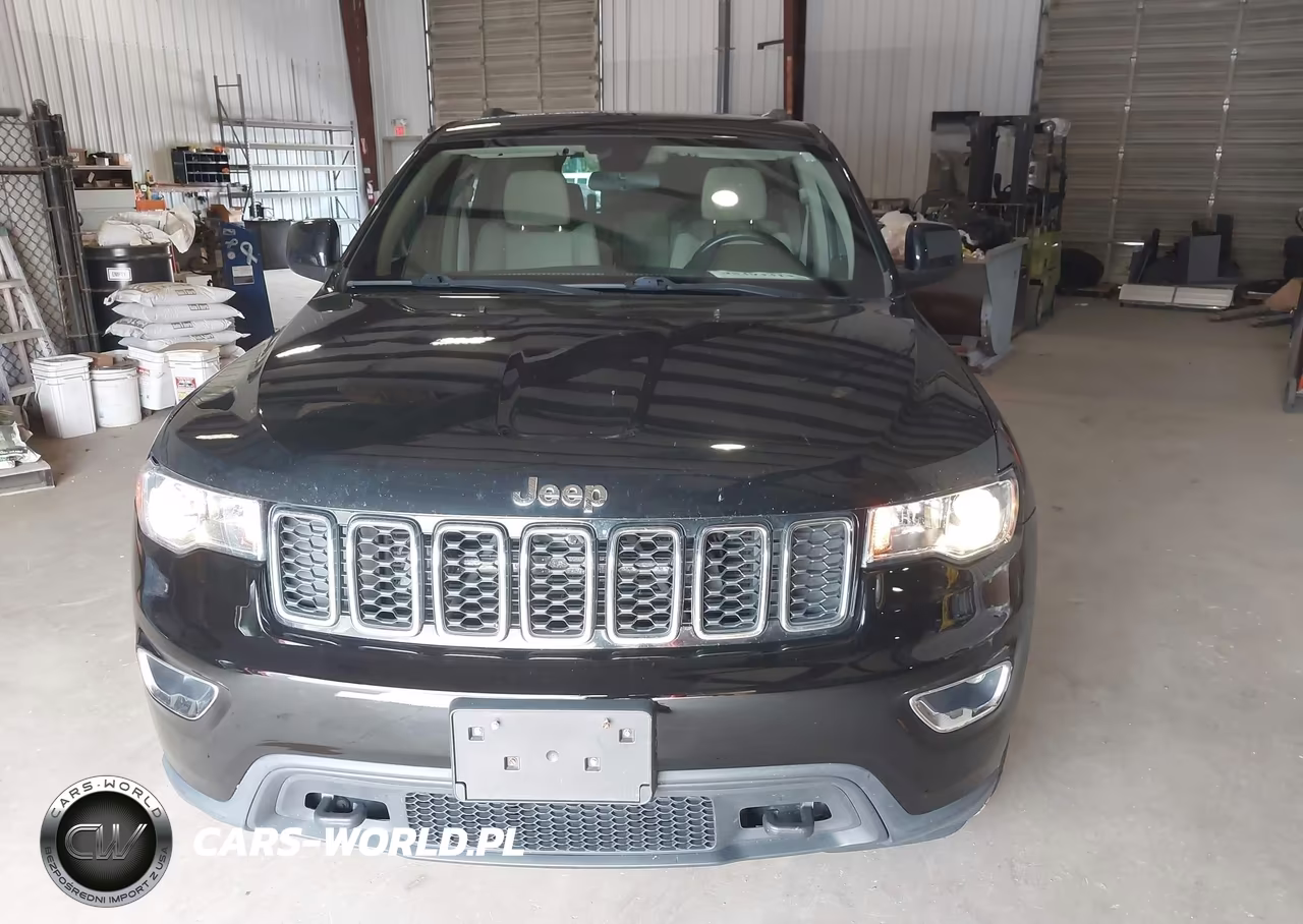 2018 Jeep Grand Cherokee Laredo E 4X4 VIN:1C4RJFAG6JC381436 - 13