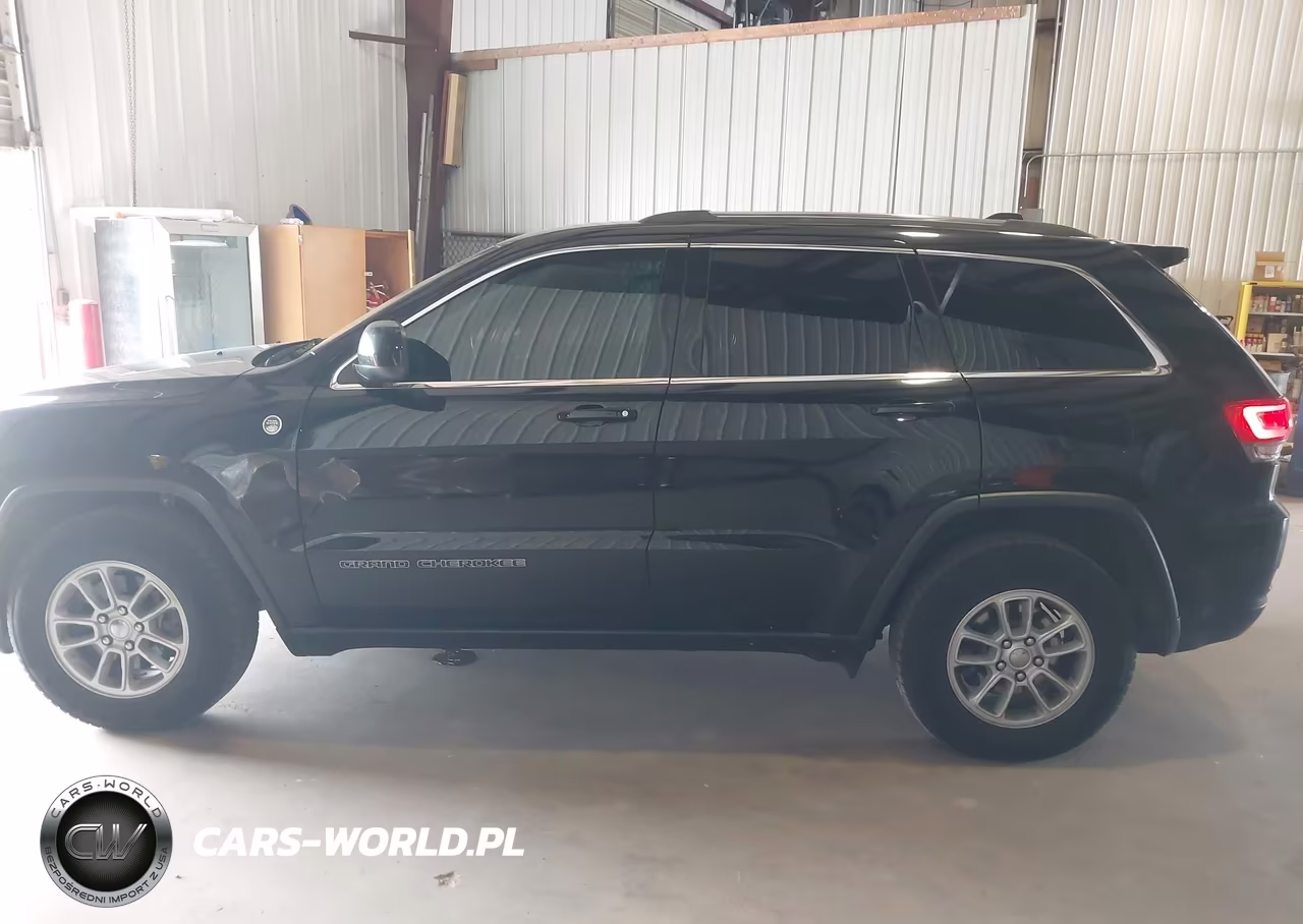 2018 Jeep Grand Cherokee Laredo E 4X4 VIN:1C4RJFAG6JC381436 - 15