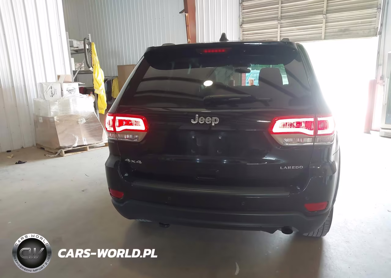 2018 Jeep Grand Cherokee Laredo E 4X4 VIN:1C4RJFAG6JC381436 - 17