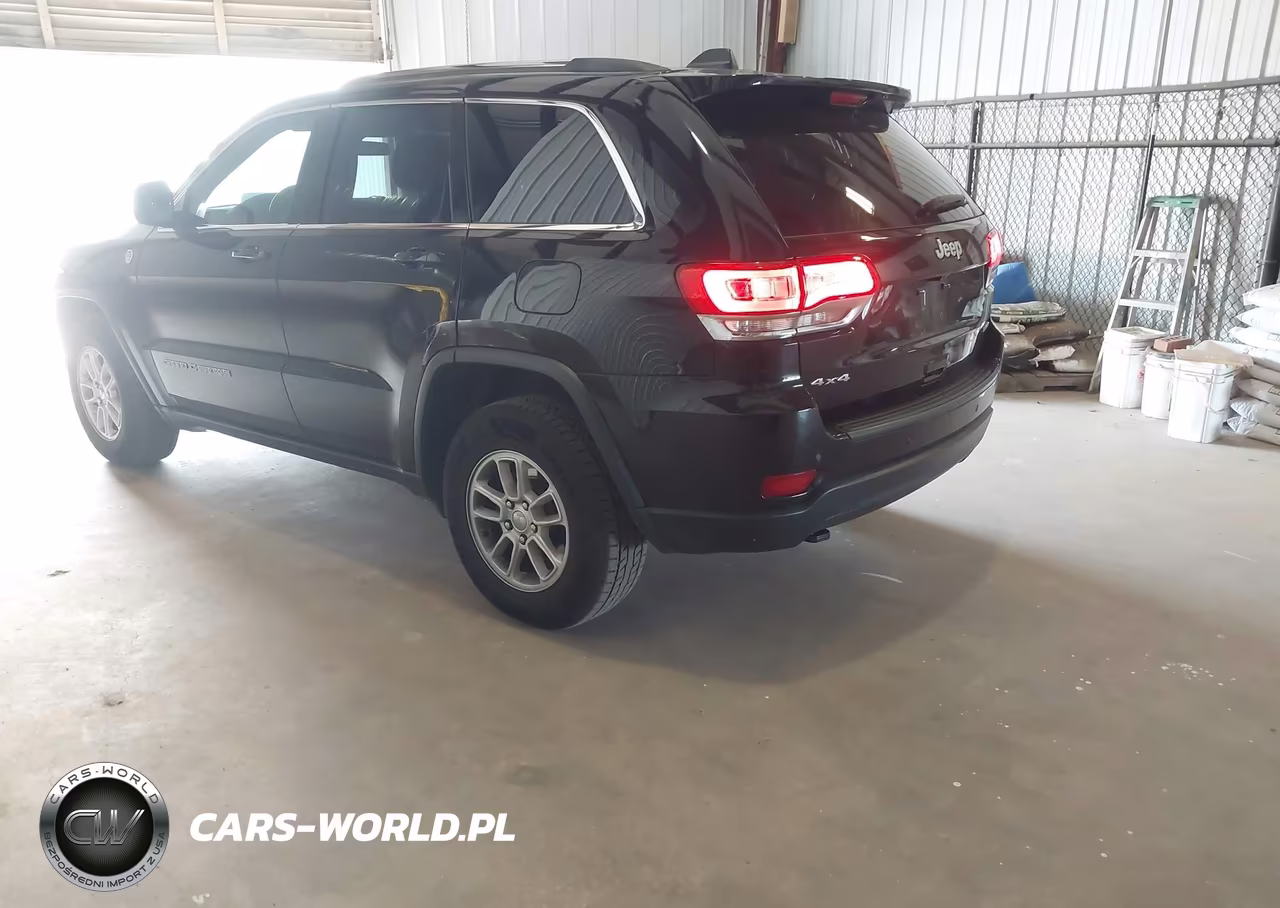 2018 Jeep Grand Cherokee Laredo E 4X4 VIN:1C4RJFAG6JC381436 - 3
