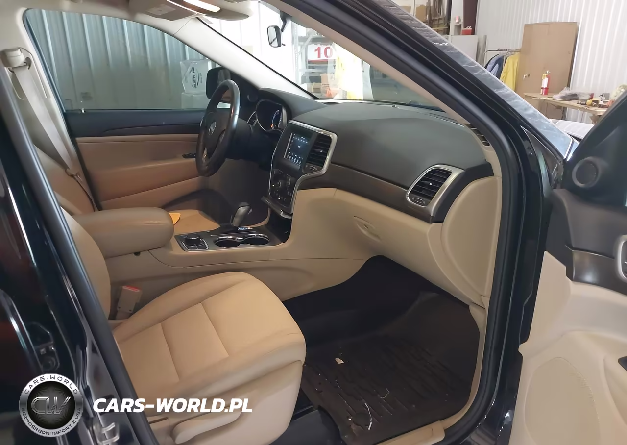 2018 Jeep Grand Cherokee Laredo E 4X4 VIN:1C4RJFAG6JC381436 - 5