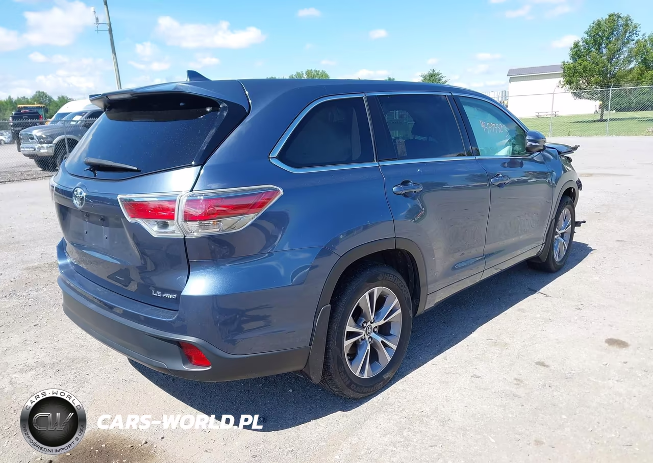 2016 Toyota Highlander Le Plus V6 VIN:5TDBKRFHXGS324746 - 4