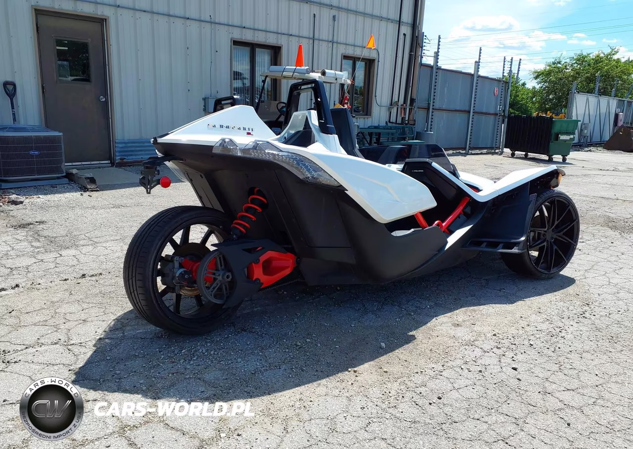 2016 Polaris Slingshot Sl VIN:57XAAPFA2G7116951 - 4