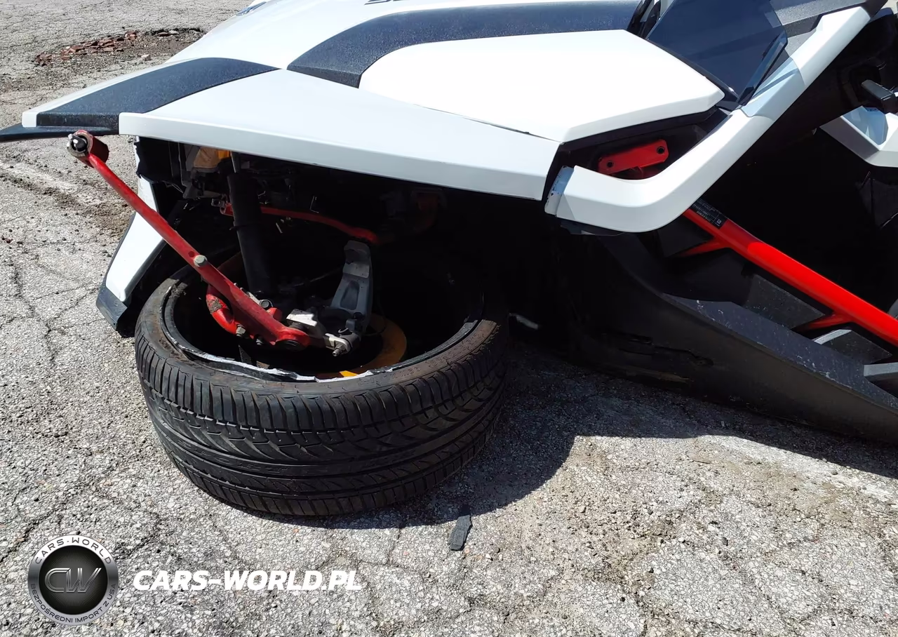 2016 Polaris Slingshot Sl VIN:57XAAPFA2G7116951 - 6