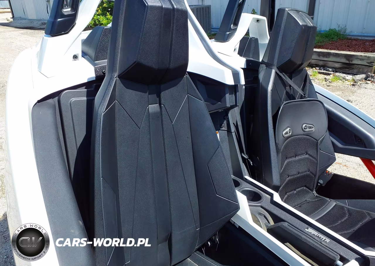 2016 Polaris Slingshot Sl VIN:57XAAPFA2G7116951 - 8