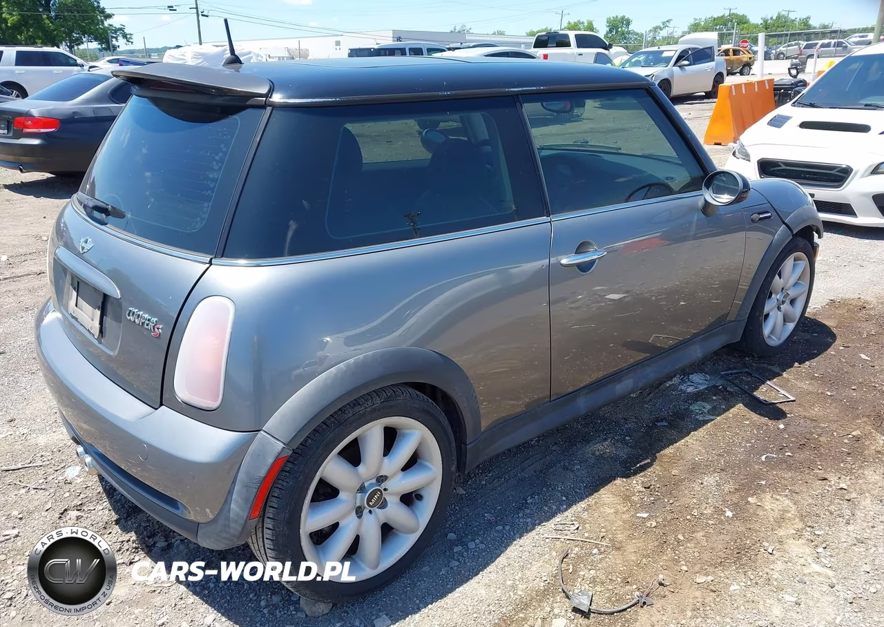 2004 Mini Cooper S VIN:WMWRE334X4TD82969 - 4