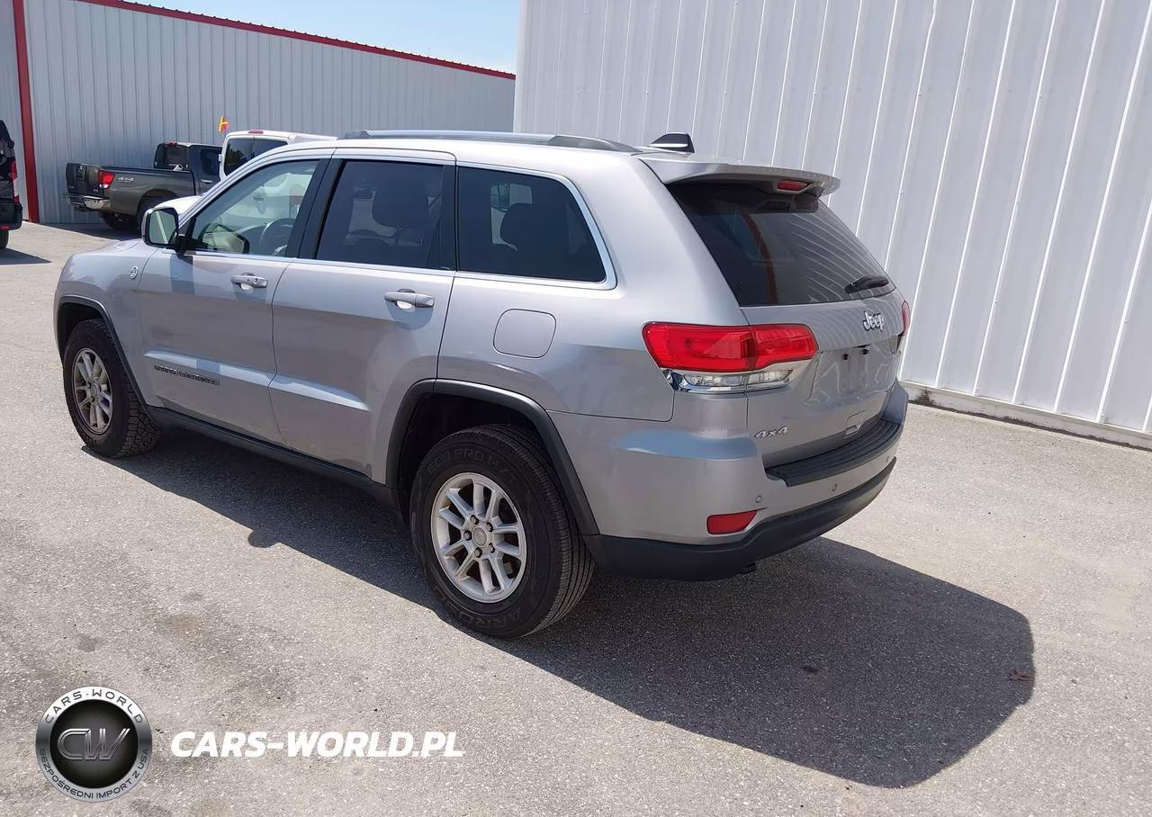 2019 Jeep Grand Cherokee Laredo E 4X4 VIN:1C4RJFAG1KC836937 - 3