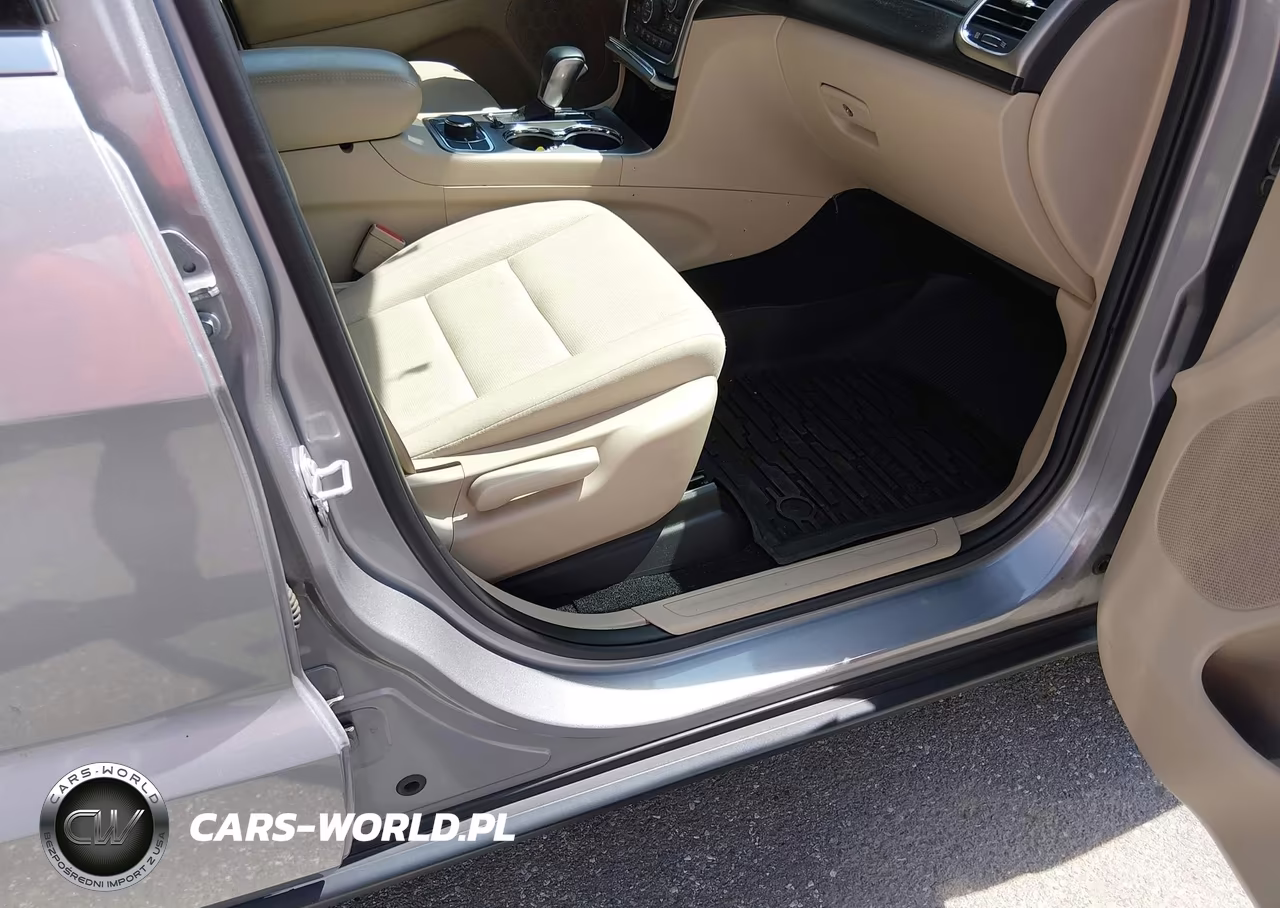 2019 Jeep Grand Cherokee Laredo E 4X4 VIN:1C4RJFAG1KC836937 - 5