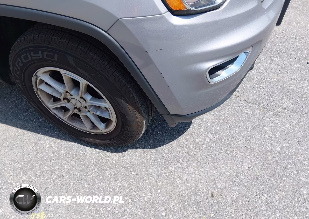 2019 Jeep Grand Cherokee Laredo E 4X4 VIN:1C4RJFAG1KC836937 - 6