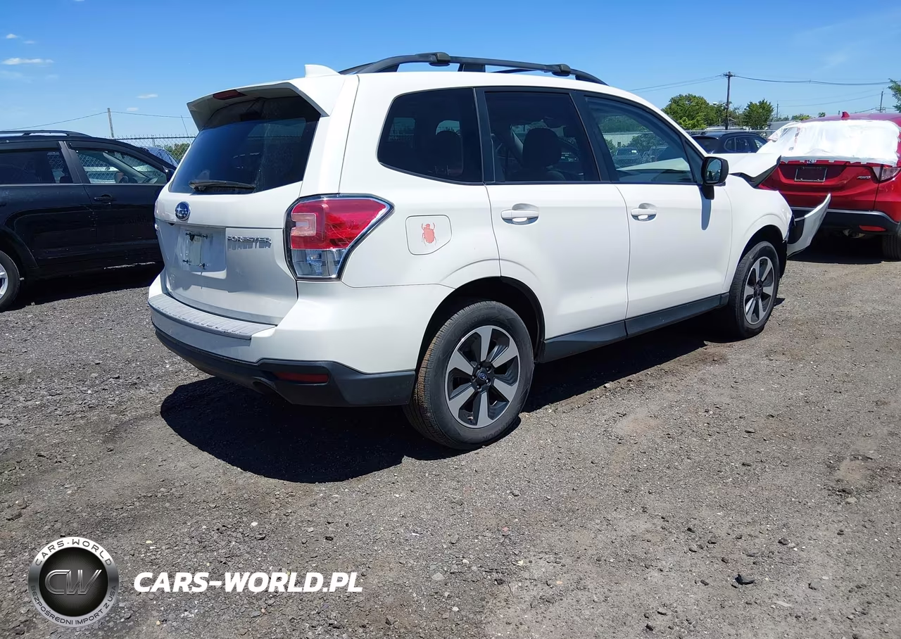 2018 Subaru Forester 2.5I Premium VIN:JF2SJAGC5JH432972 - 4