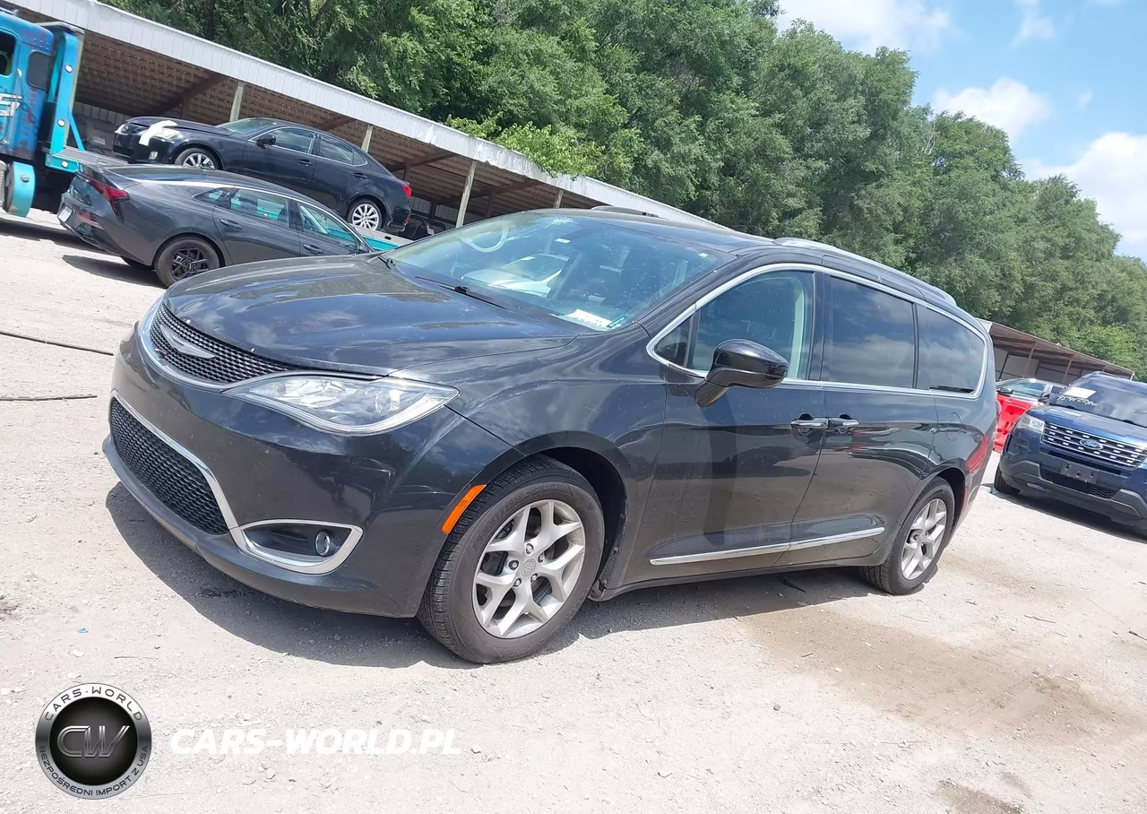 2018 Chrysler Pacifica Touring L Plus VIN:2C4RC1EG6JR273185 - 14