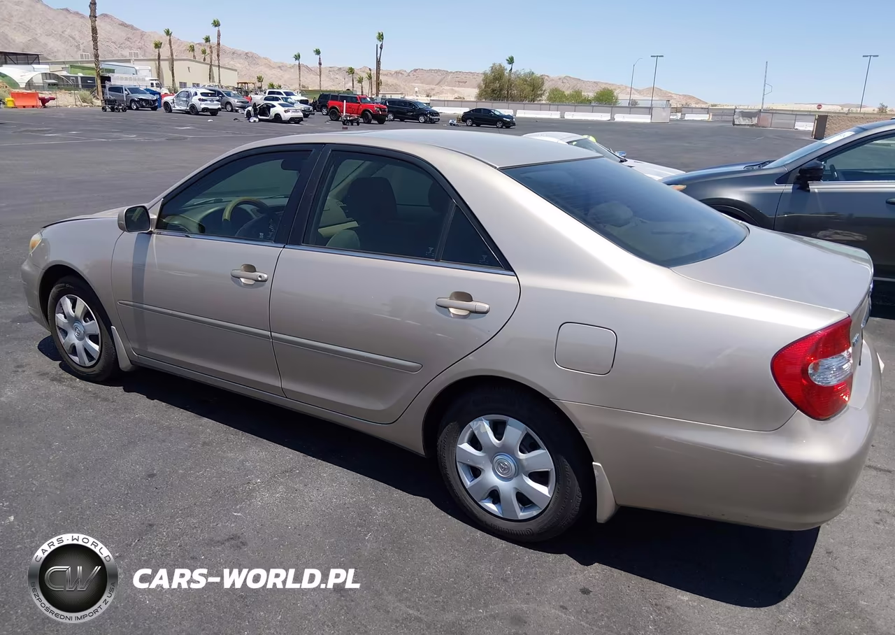 2002 Toyota Camry Le VIN:4T1BE32K82U617907 - 3
