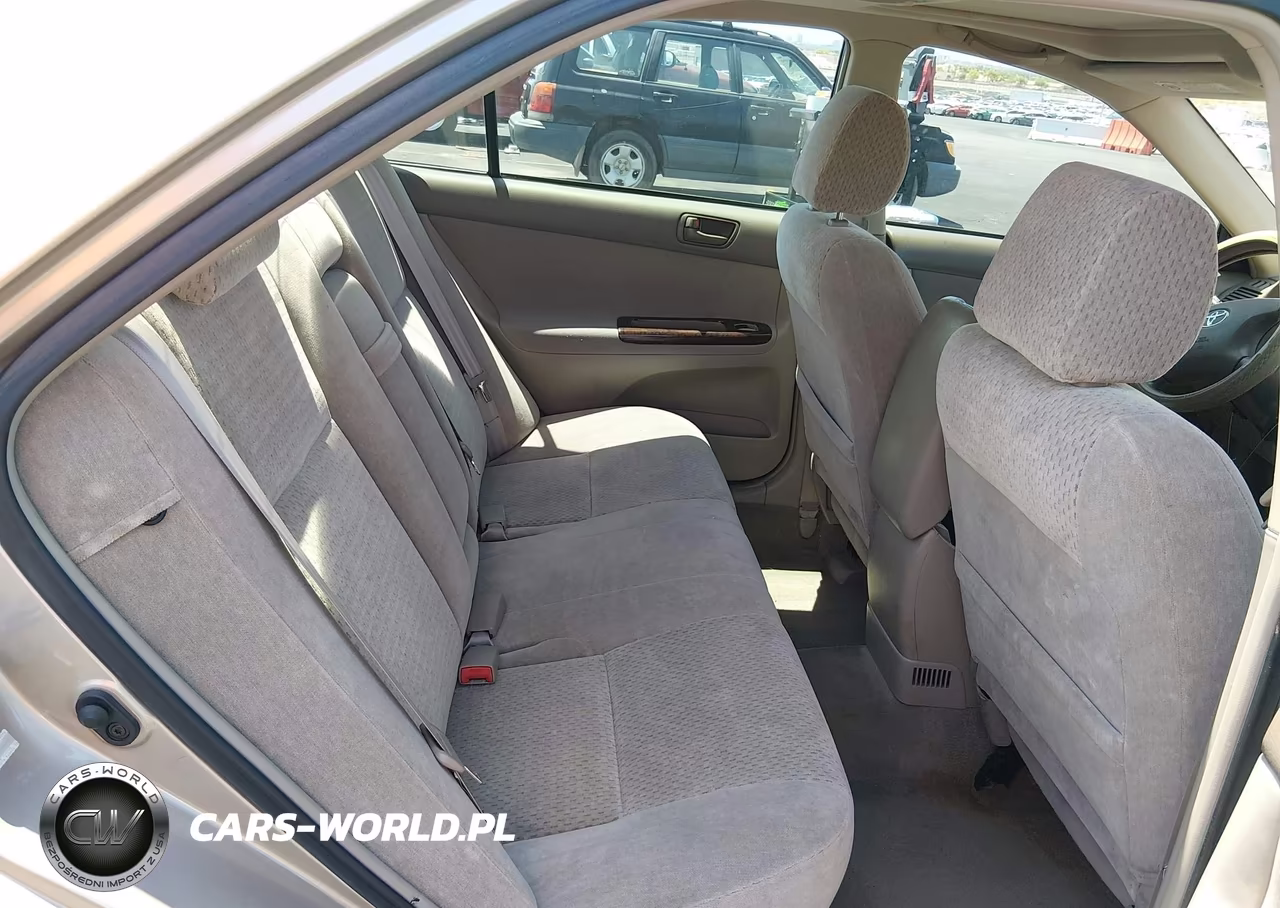 2002 Toyota Camry Le VIN:4T1BE32K82U617907 - 8