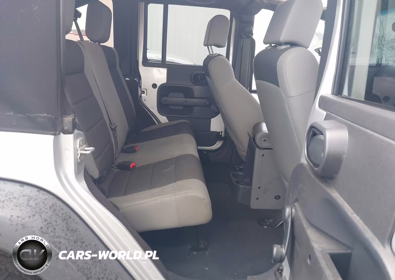 2007 Jeep Wrangler Unlimited X VIN:1J4GA39167L148018 - 8