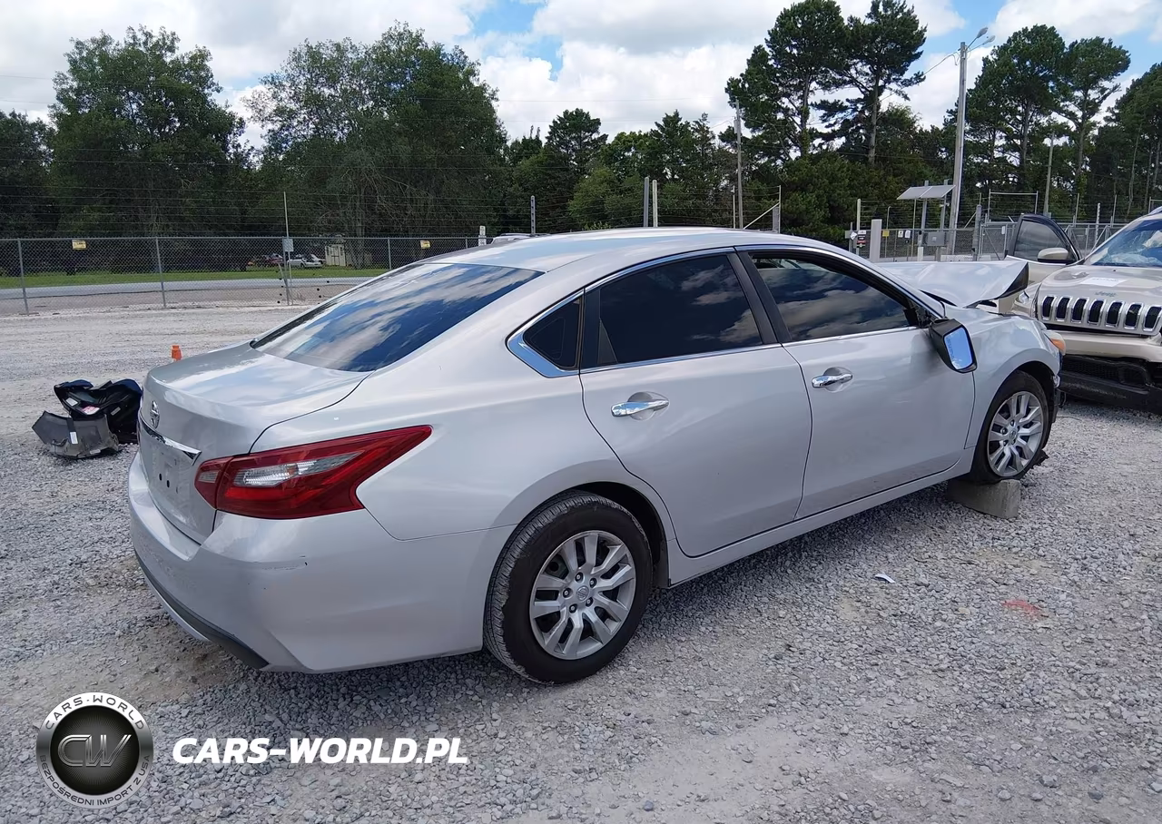 2018 Nissan Altima 2.5 S VIN:1N4AL3AP4JC160994 - 4