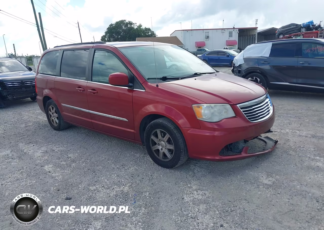 2012 Chrysler Town & Country Touring – zdjęcie 1 z 16