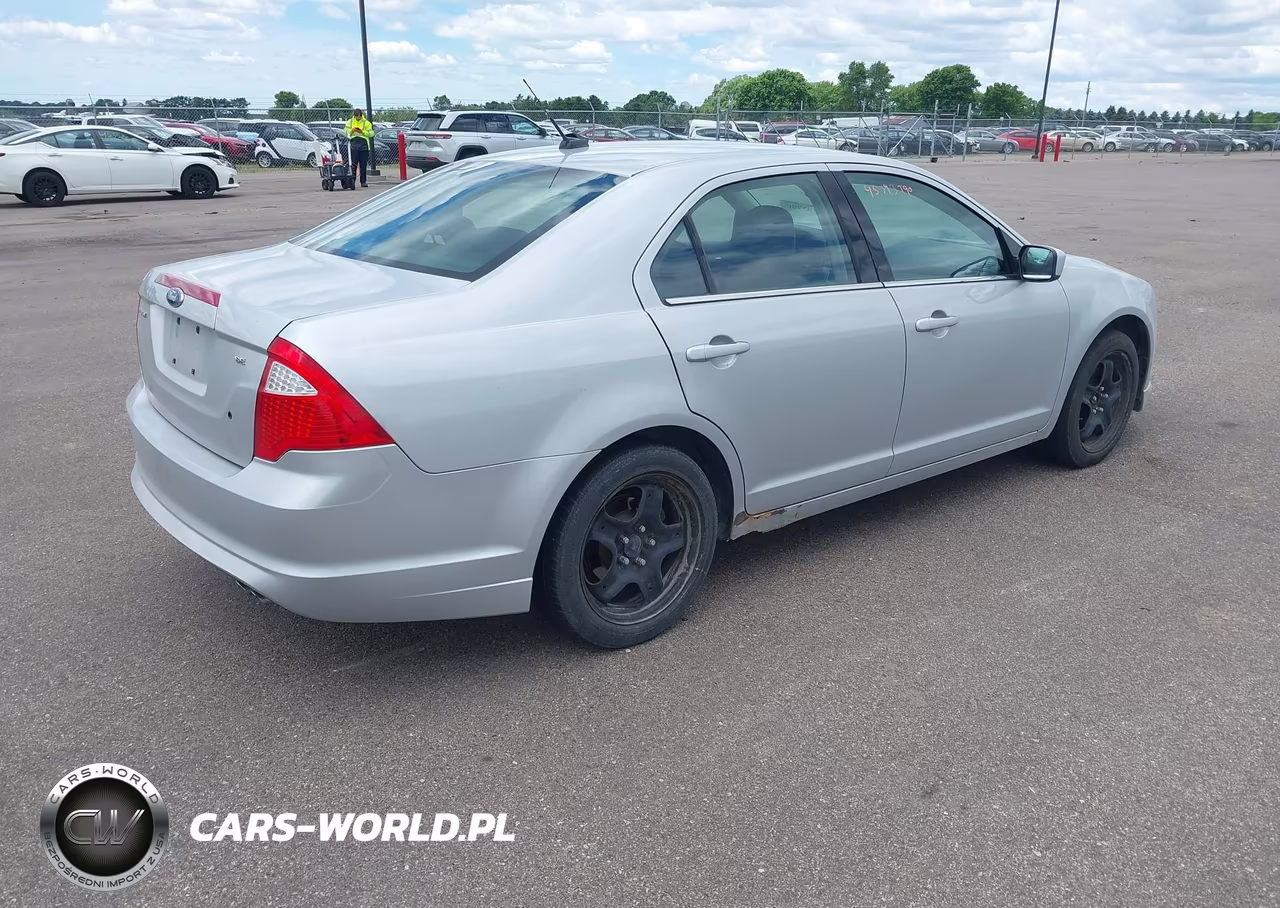 2010 Ford Fusion Se VIN:3FAHP0HA6AR178109 - 4
