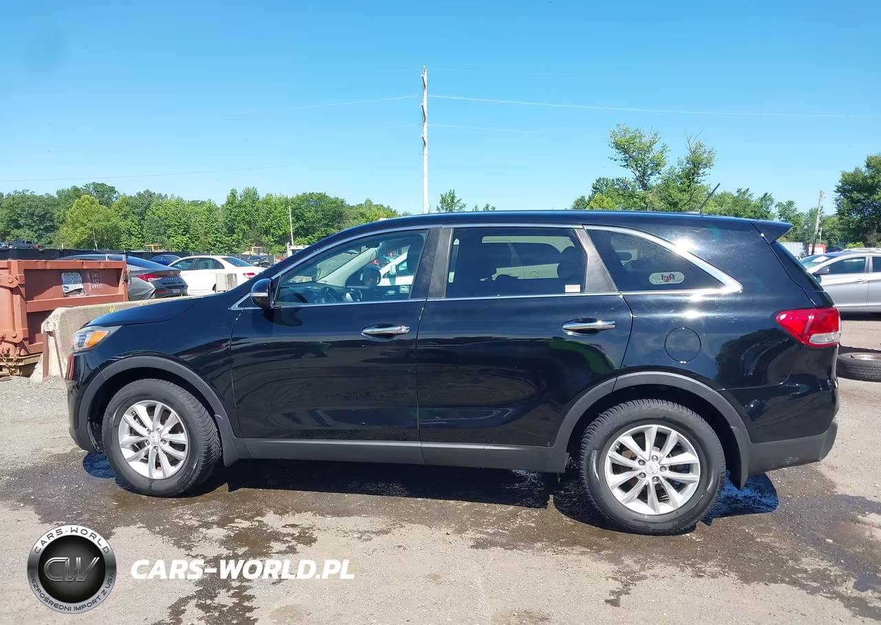 2017 Kia Sorento 2.4L L VIN:5XYPG4A37HG281925 - 14