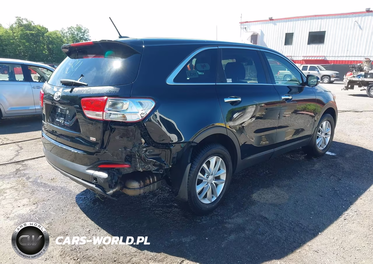 2017 Kia Sorento 2.4L L VIN:5XYPG4A37HG281925 - 4