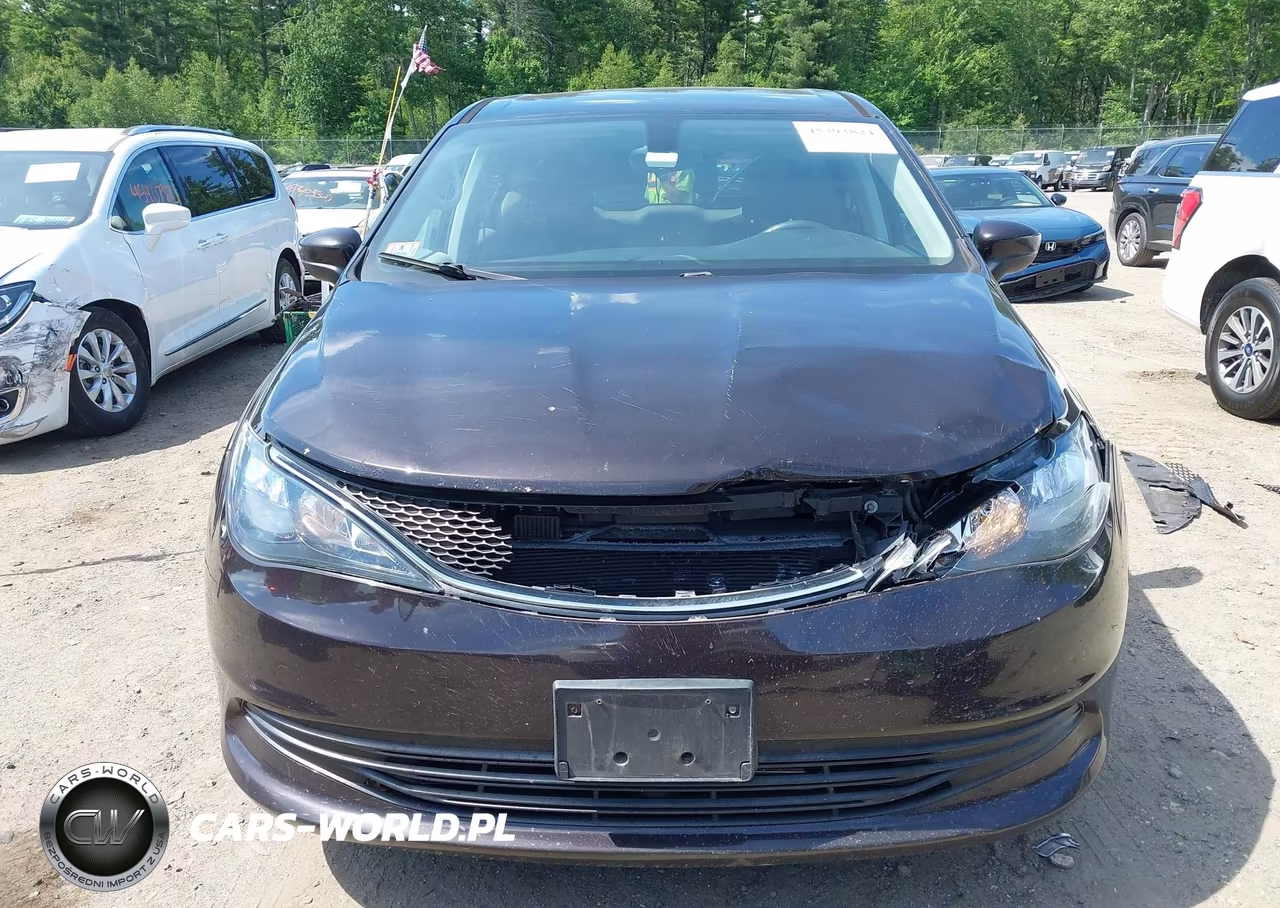2017 Chrysler Pacifica Touring VIN:2C4RC1DG0HR588320 - 13