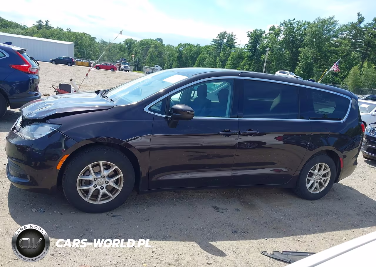 2017 Chrysler Pacifica Touring VIN:2C4RC1DG0HR588320 - 15