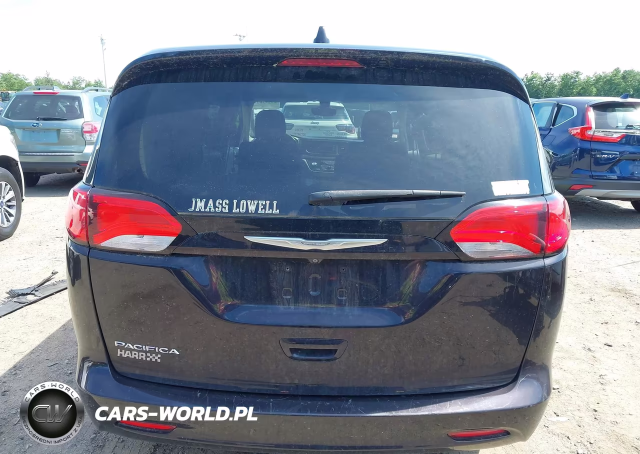 2017 Chrysler Pacifica Touring VIN:2C4RC1DG0HR588320 - 17