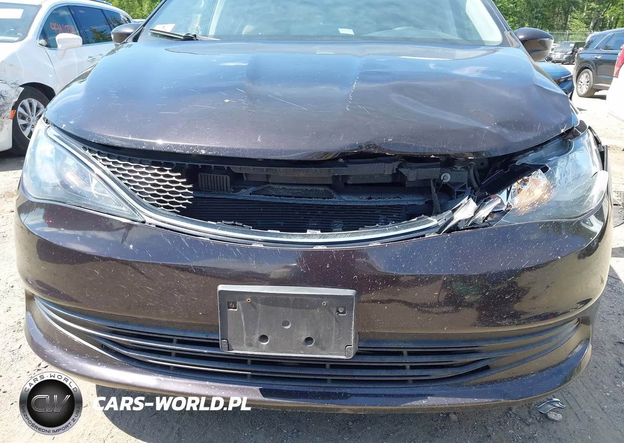 2017 Chrysler Pacifica Touring VIN:2C4RC1DG0HR588320 - 6