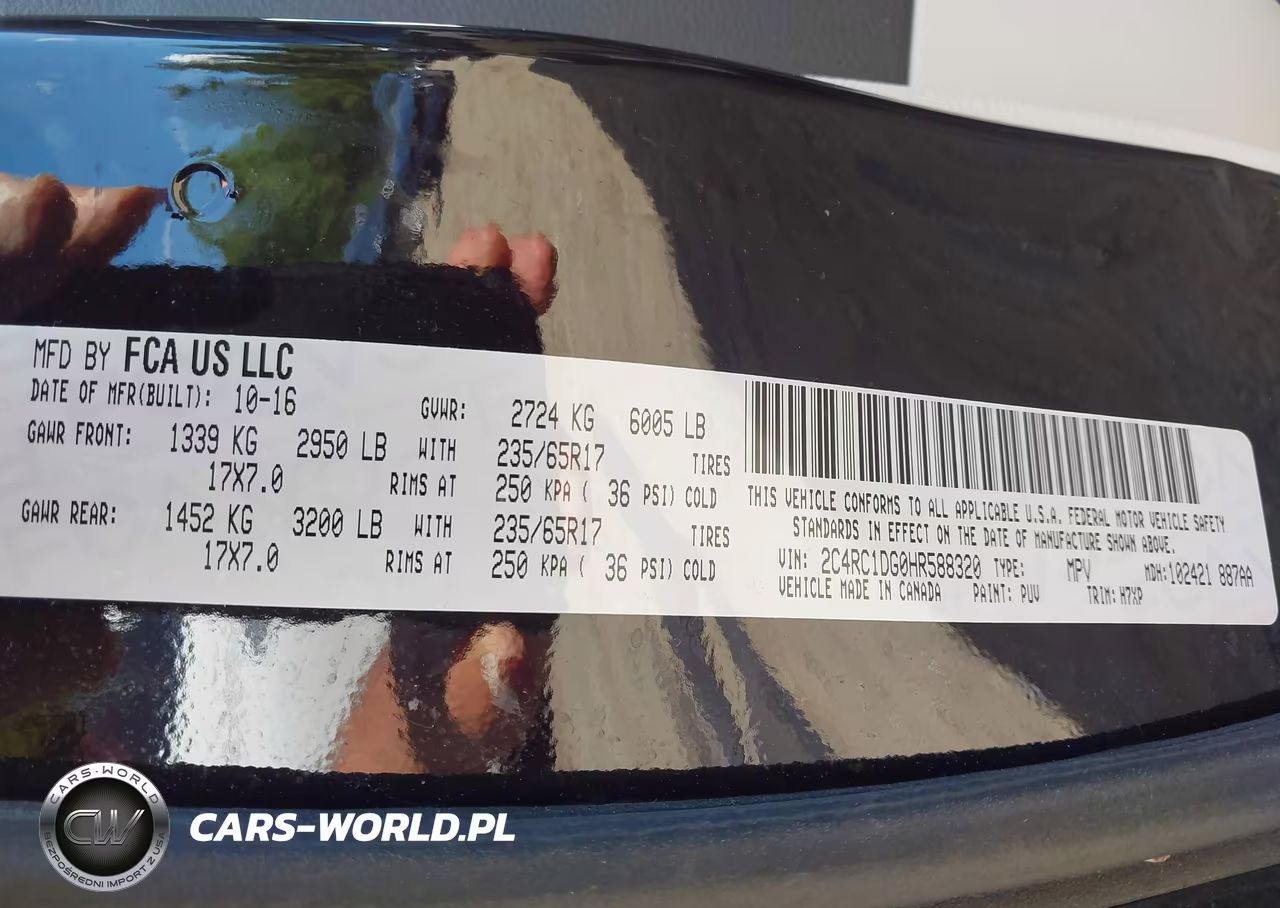 2017 Chrysler Pacifica Touring VIN:2C4RC1DG0HR588320 - 9