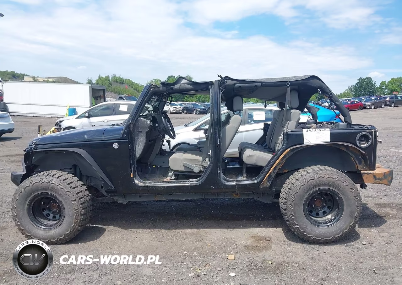 2008 Jeep Wrangler Unlimited Rubicon VIN:1J4GA69158L587696 - 14