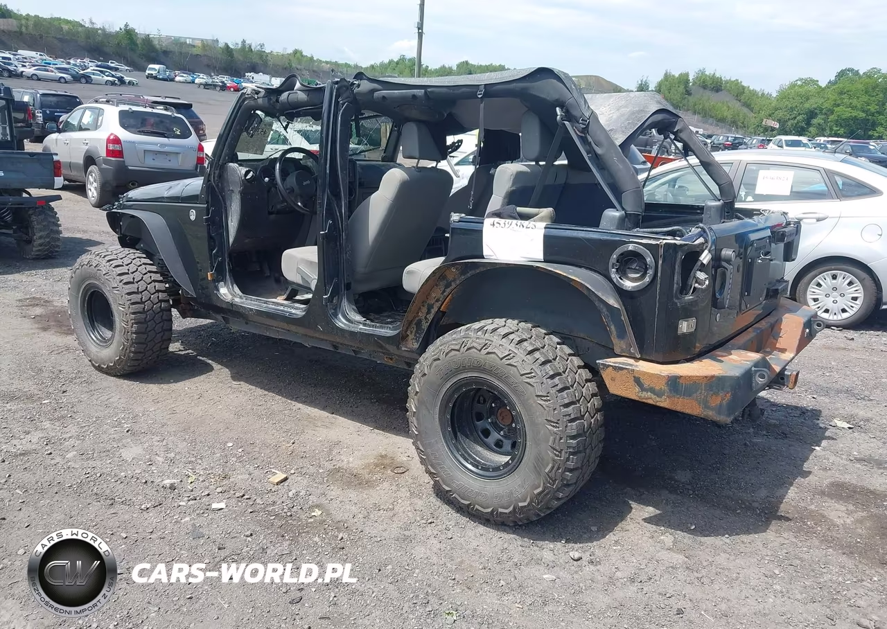 2008 Jeep Wrangler Unlimited Rubicon VIN:1J4GA69158L587696 - 3