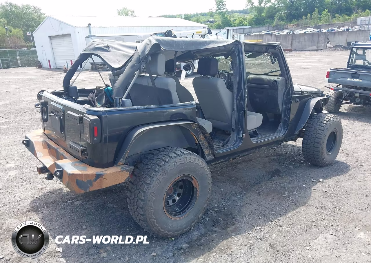 2008 Jeep Wrangler Unlimited Rubicon VIN:1J4GA69158L587696 - 4