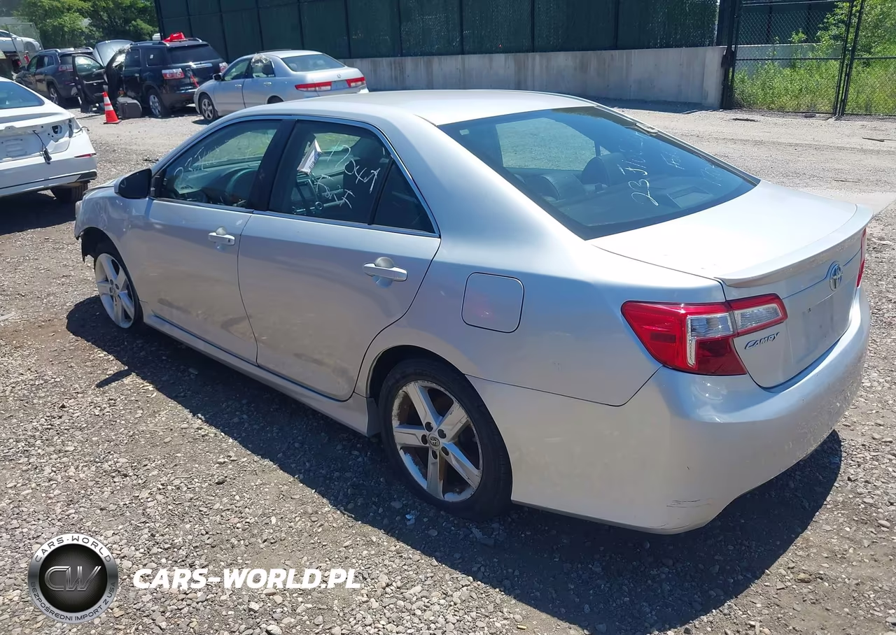 2014 Toyota Camry Se VIN:4T1BF1FK4EU452356 - 3