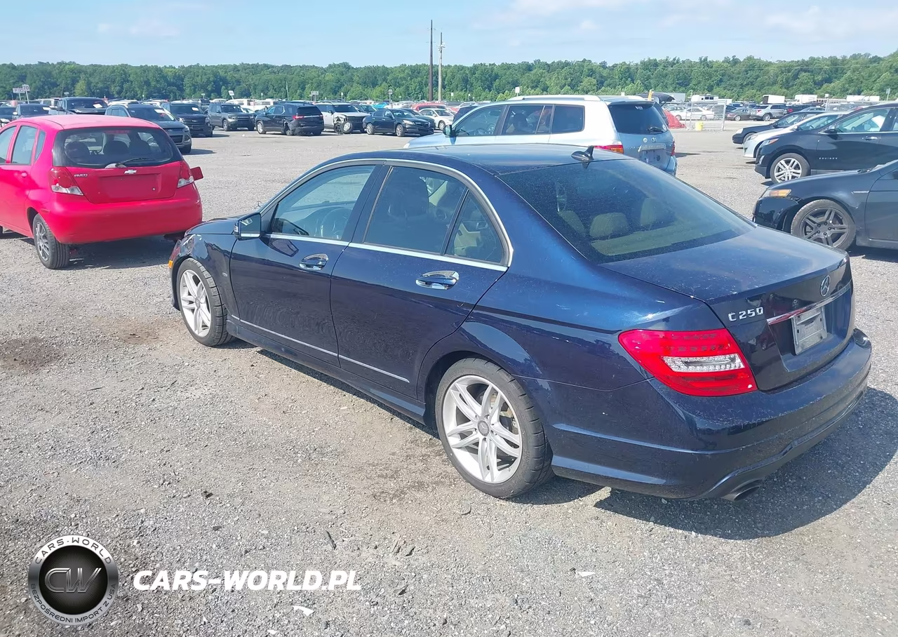 2012 Mercedes-Benz C 250 Sport VIN:WDDGF4HB6CR233333 - 3