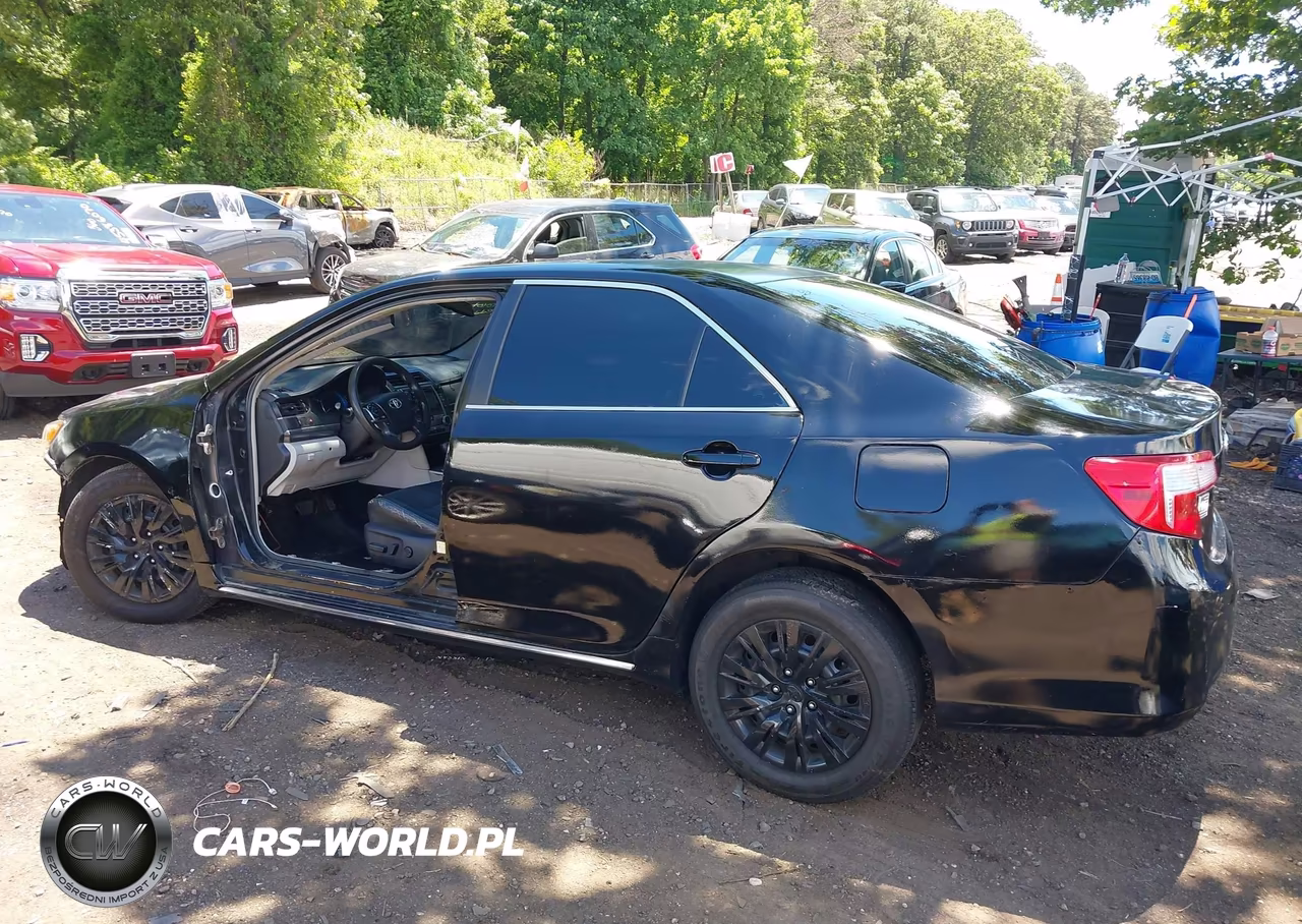 2014 Toyota Camry Hybrid Le VIN:4T1BD1FK1EU134250 - 13