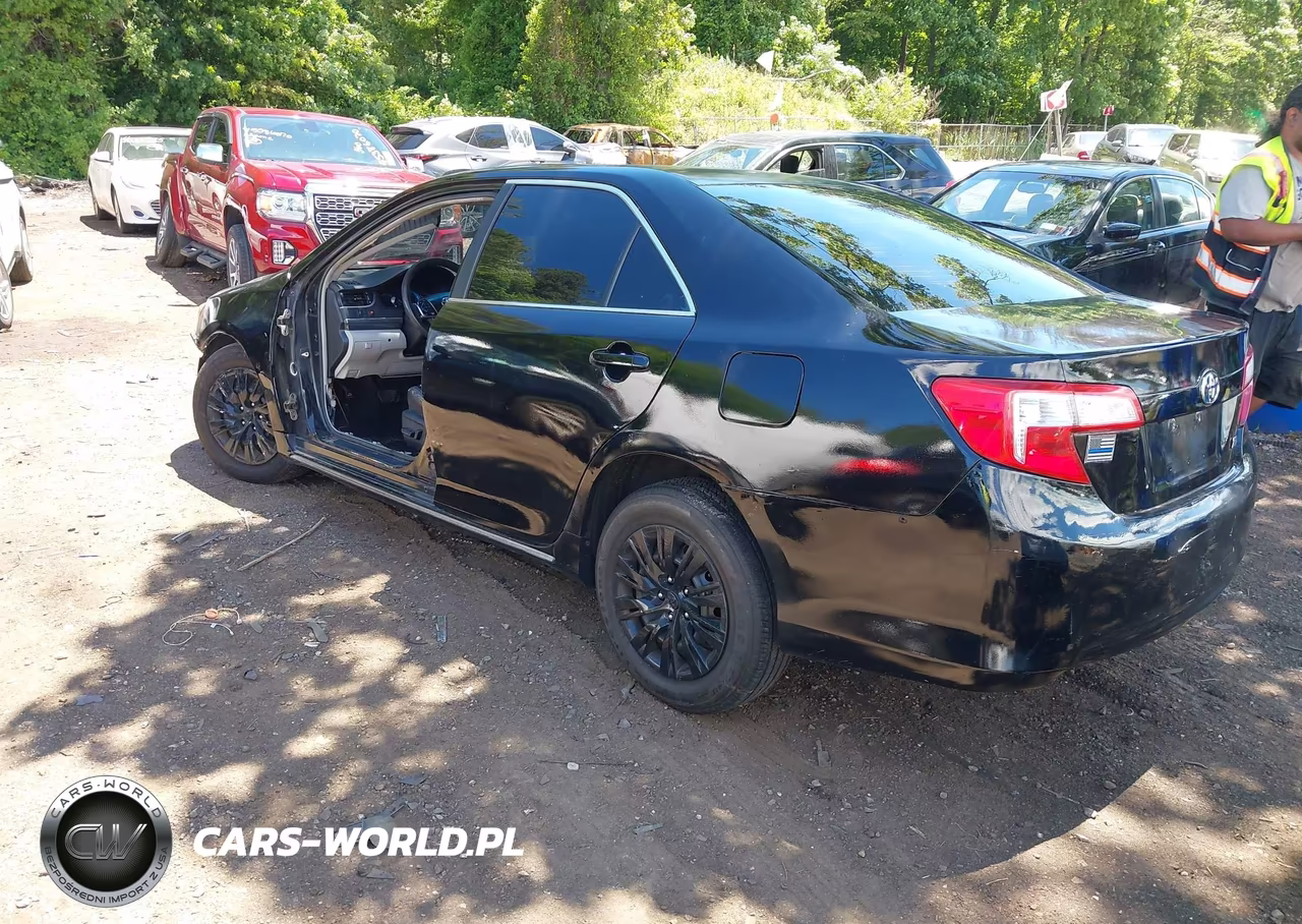 2014 Toyota Camry Hybrid Le VIN:4T1BD1FK1EU134250 - 3