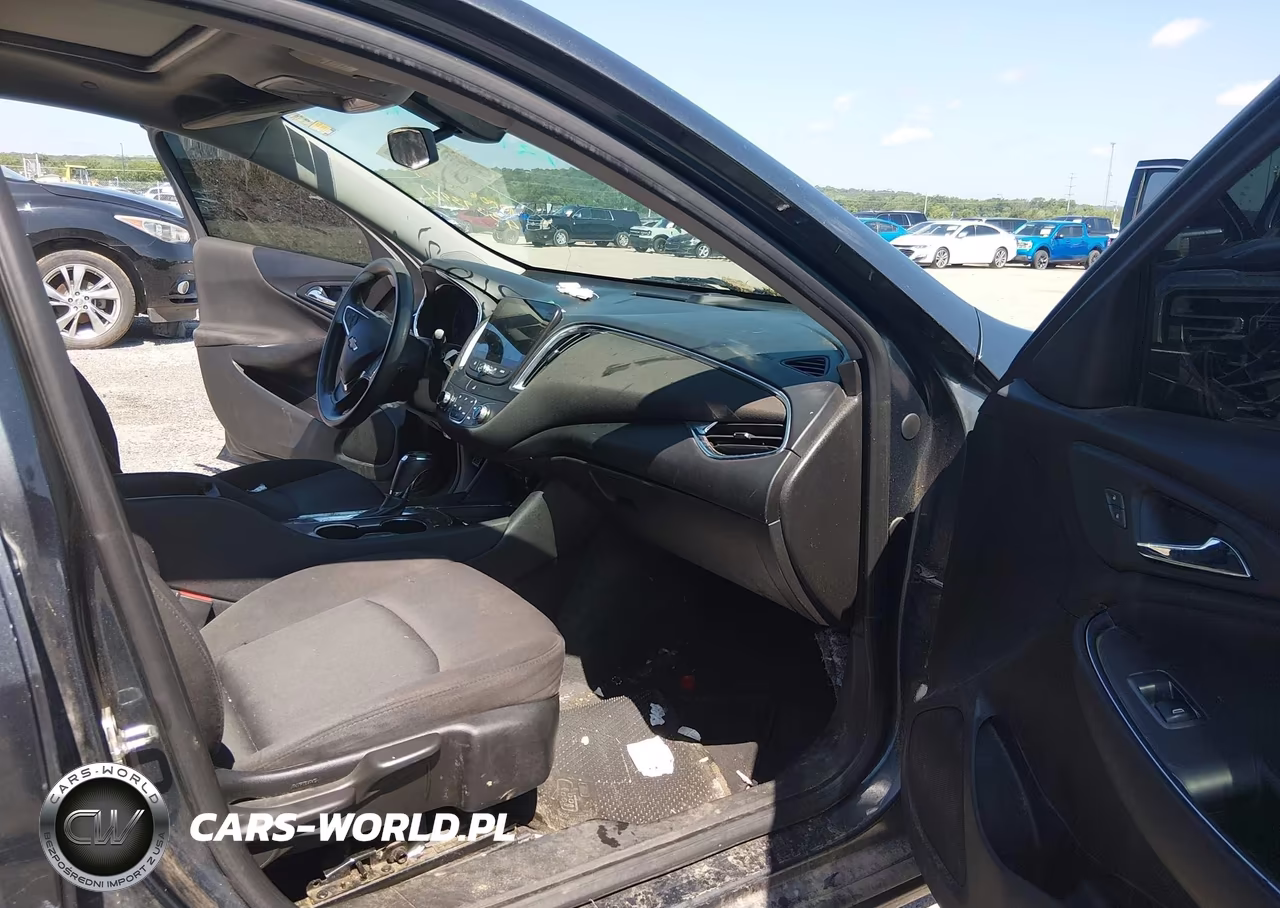 2019 Chevrolet Malibu Lt VIN:1G1ZD5ST4KF149326 - 5