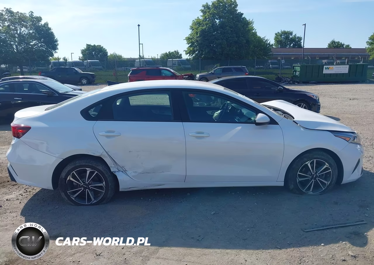 2023 Kia Forte Lxs VIN:3KPF24AD8PE590642 - 13