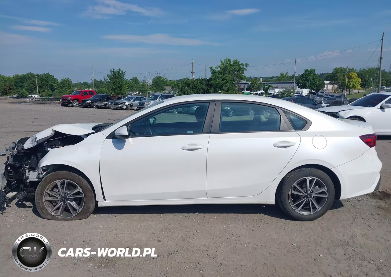 2023 Kia Forte Lxs VIN:3KPF24AD8PE590642 - 14