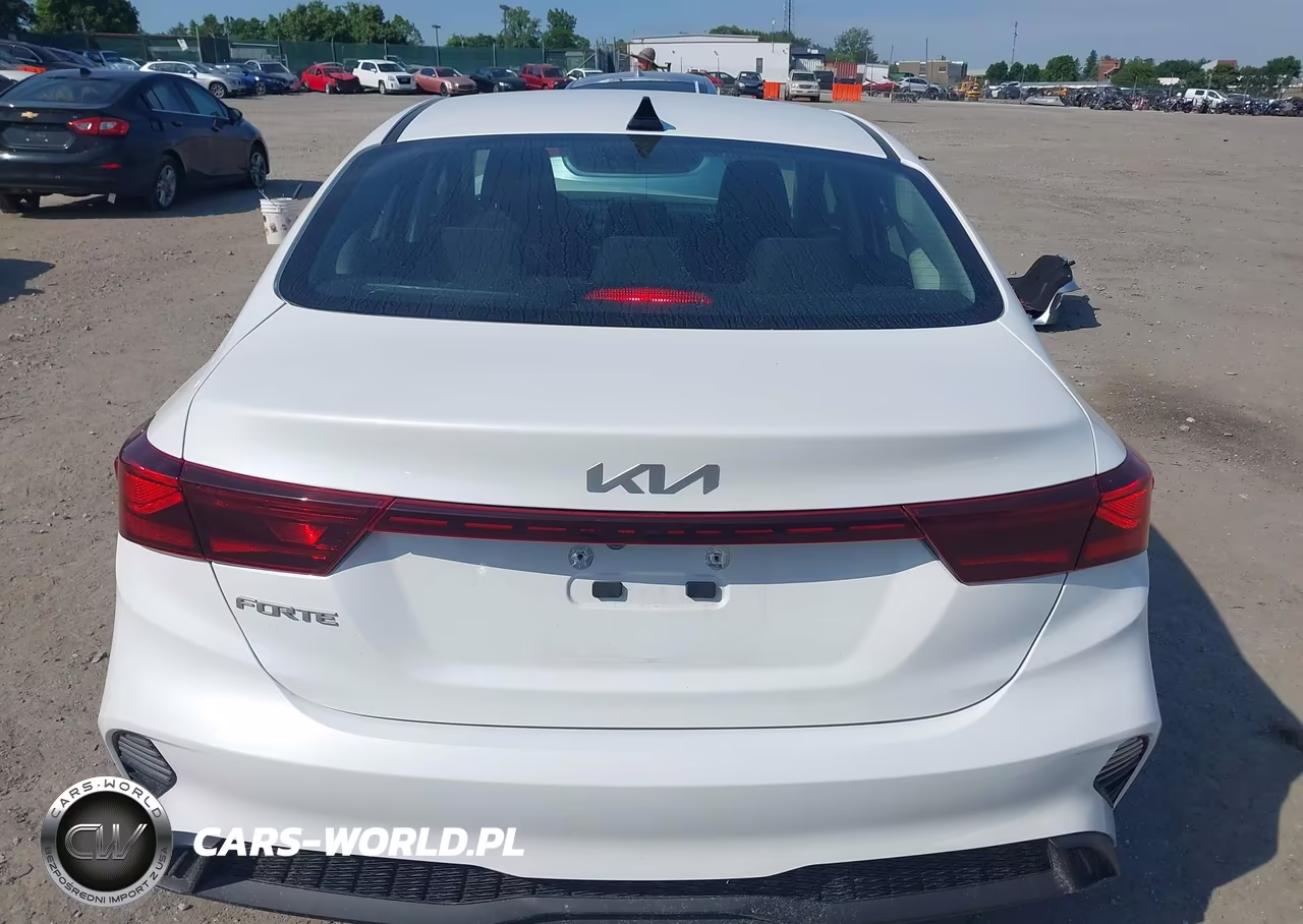 2023 Kia Forte Lxs VIN:3KPF24AD8PE590642 - 16