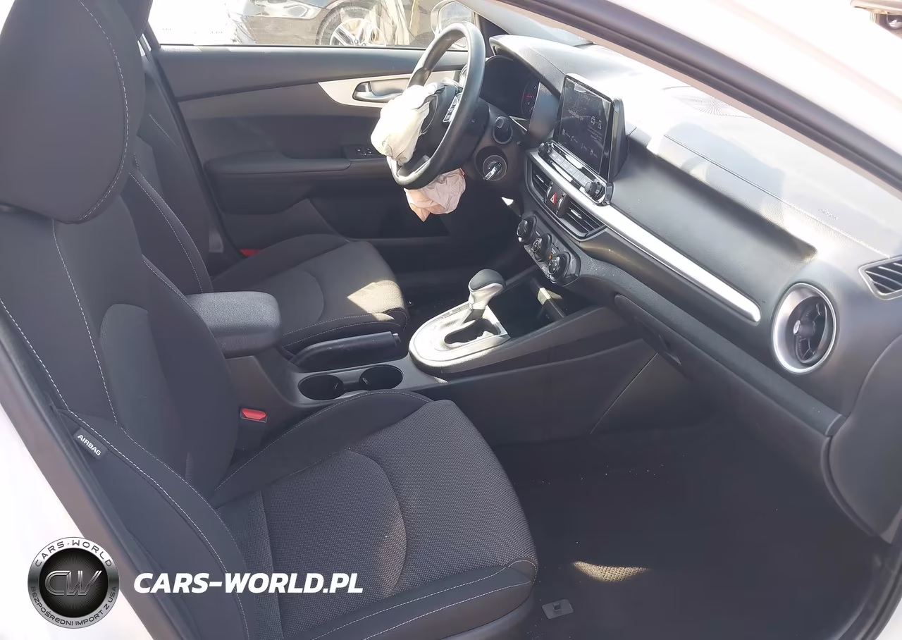 2023 Kia Forte Lxs VIN:3KPF24AD8PE590642 - 5